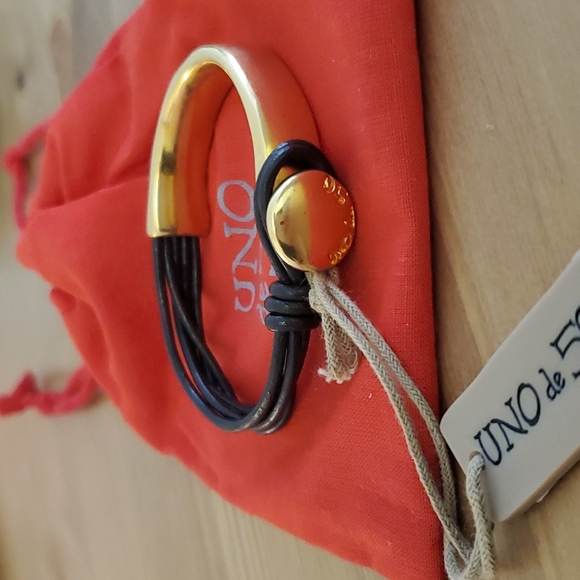 NWT Uno de 50 Bracelet - Picture 2 of 6